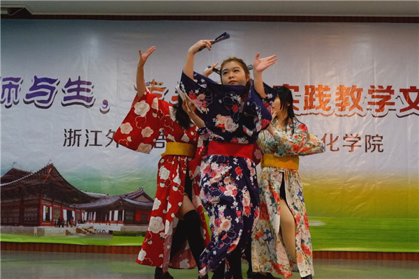 日语系舞蹈.jpg