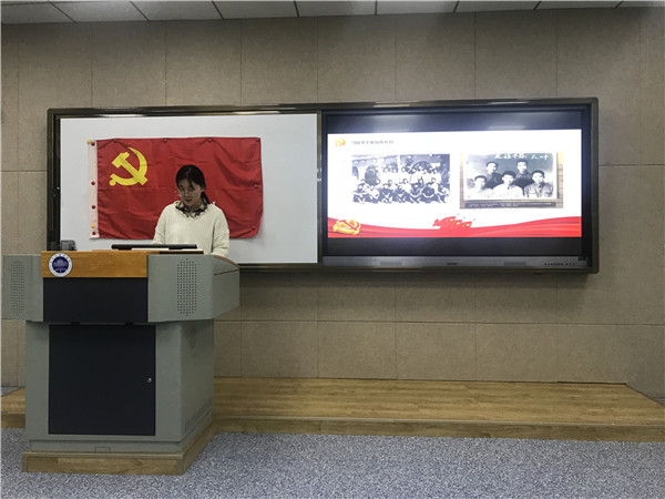 杨静薇.jpg